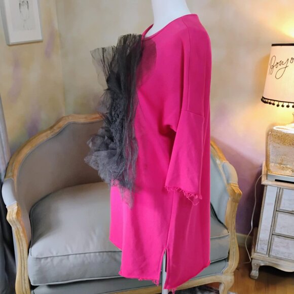 Hot pink sweatshirt tunic with statement tulle, size L - Picture 5 of 10